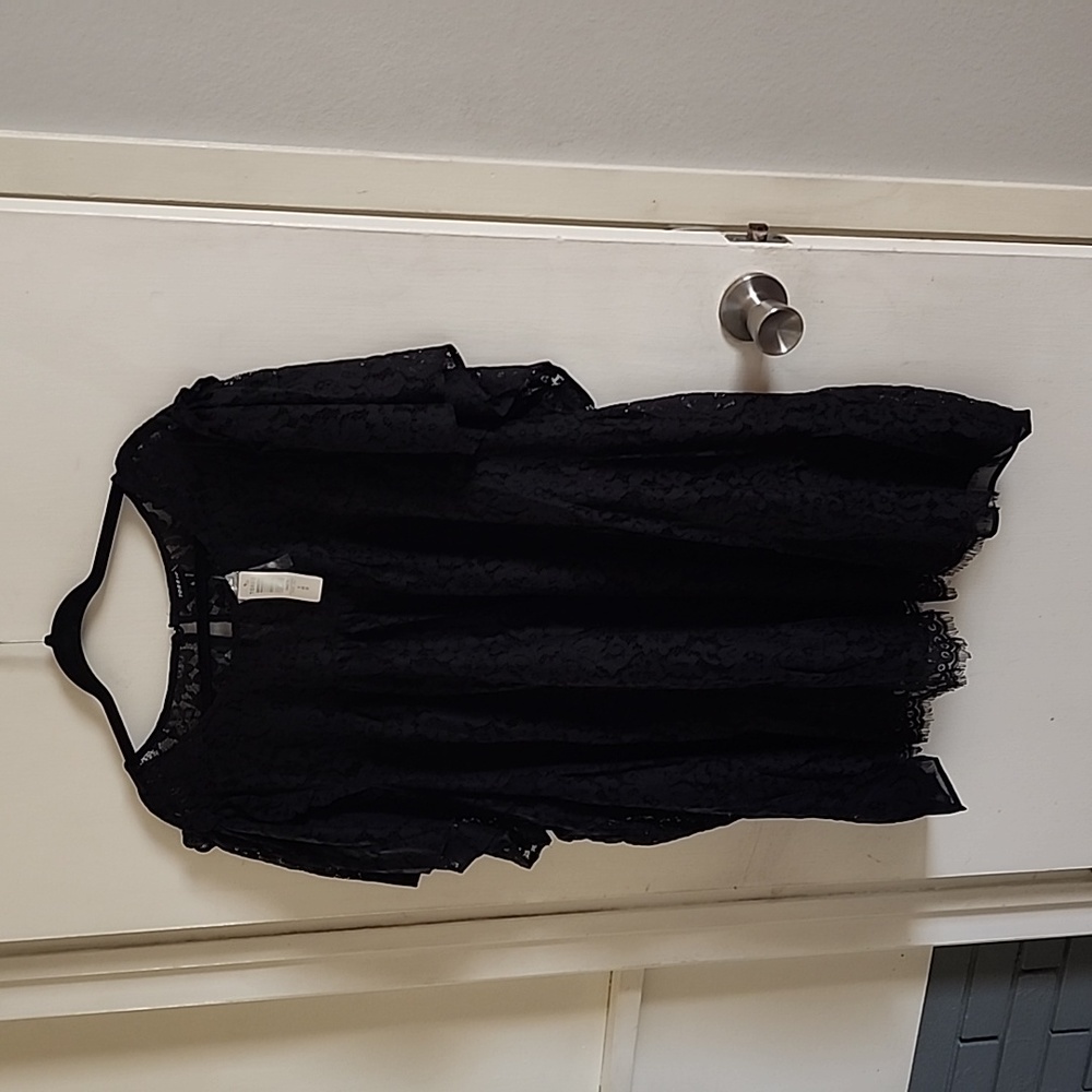 Torrid size 6X 30 Black lace top NWT